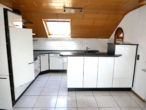 Große 4,5-Zimmer-Dachgeschoss-Wohnung mit zwei Balkonen und Garage! - Bild
