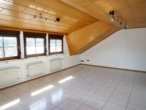 Große 4,5-Zimmer-Dachgeschoss-Wohnung mit zwei Balkonen und Garage! - Titelbild