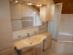 Große 4,5-Zimmer-Dachgeschoss-Wohnung mit zwei Balkonen und Garage! - Bild