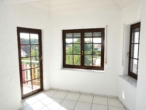 Große 4,5-Zimmer-Dachgeschoss-Wohnung mit zwei Balkonen und Garage! - Bild