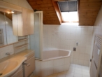 Große 4,5-Zimmer-Dachgeschoss-Wohnung mit zwei Balkonen und Garage! - Bild