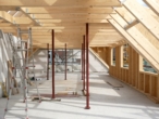 Barrierefreies Wohnen ! Exklusive 4,5-Zimmer-Dachgeschosswohnung mit großer Loggia und Dachterrasse - Bautenstand August 2023